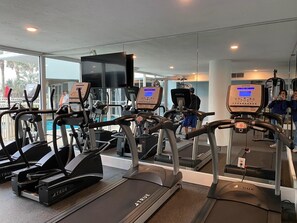 Fitness facility - SUMMER AVAIL ON THE BEACH 2BR 2 BA, XL balcony,pools,hot tubs,tiki bar, cafe (Destin)