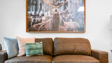 Rumah, 2 kamar tidur | Area keluarga | Televisi LED 40-inci dengan saluran TV kabel dan TV