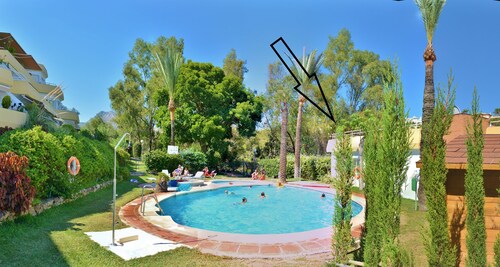 Bright & Large Penthouse, 2 Terassit, altaat, Puutarha, 2 uima-allasta, Rannat, Golf