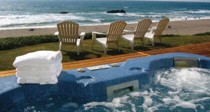 OCEAN FRONT KILLER VIEW, HOT TUB, WALK TO CASINO