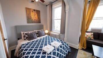 2 bedrooms, iron/ironing board, free WiFi, bed sheets