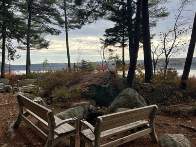 Cozy Haven: A Lakeside Cottage Near Acadia