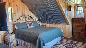 1 bedroom, desk, free WiFi, bed sheets