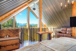 3 bedrooms, desk, free WiFi, bed sheets - Colorado Dream Vacation!5 min to Lake House!Next to nothing,close to everything! (Evergreen)