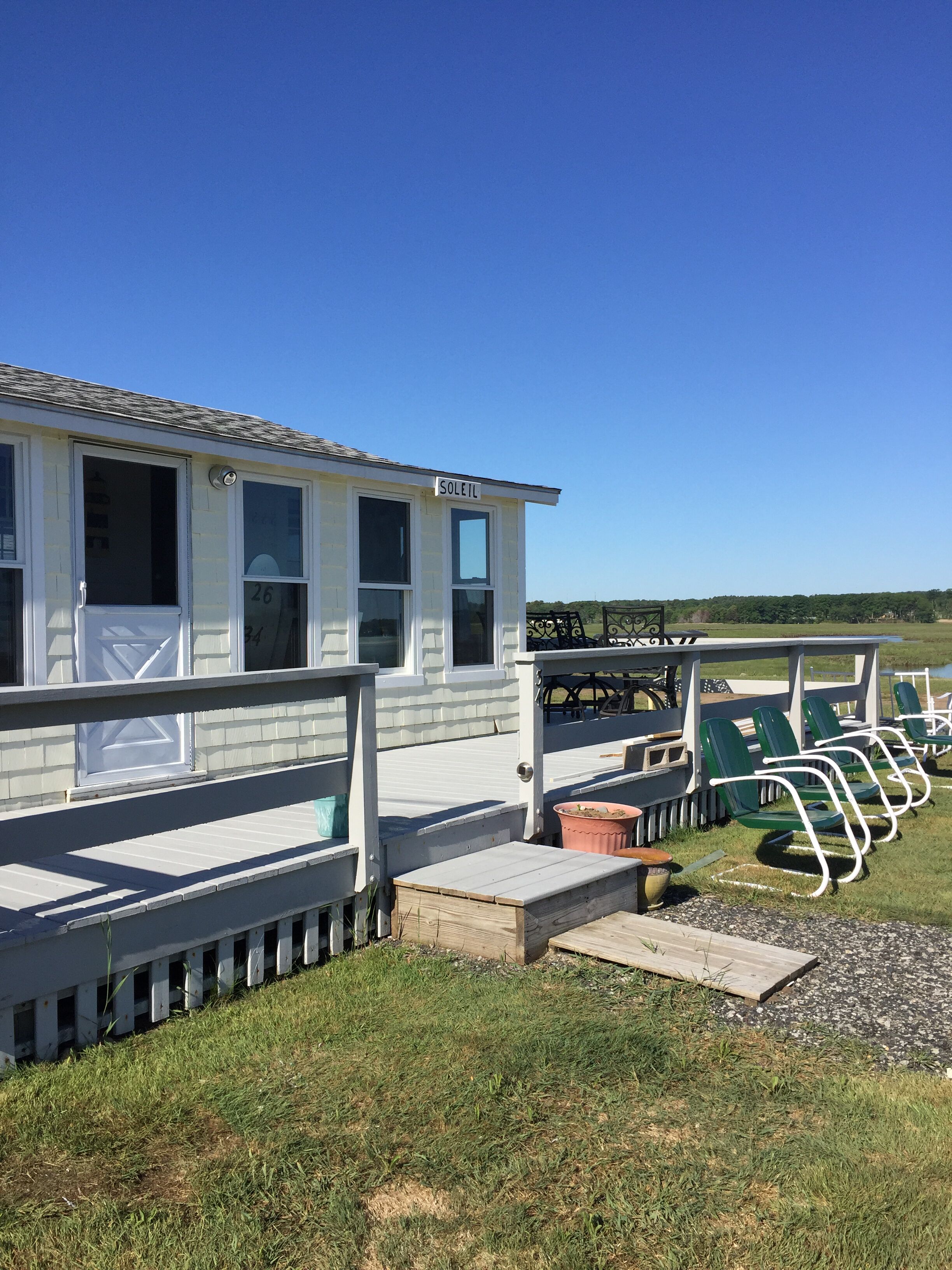 A romantic get-away, relax and retreat!! Large yard for games
