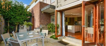 BOUTIQUE STAYS - Maple on Kent