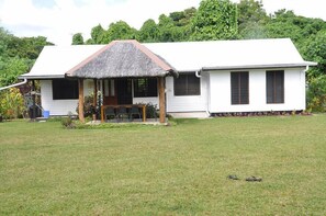 村舍, 3 间卧室 | 1 多间卧室、高档床上用品、客房内保险箱、办公桌