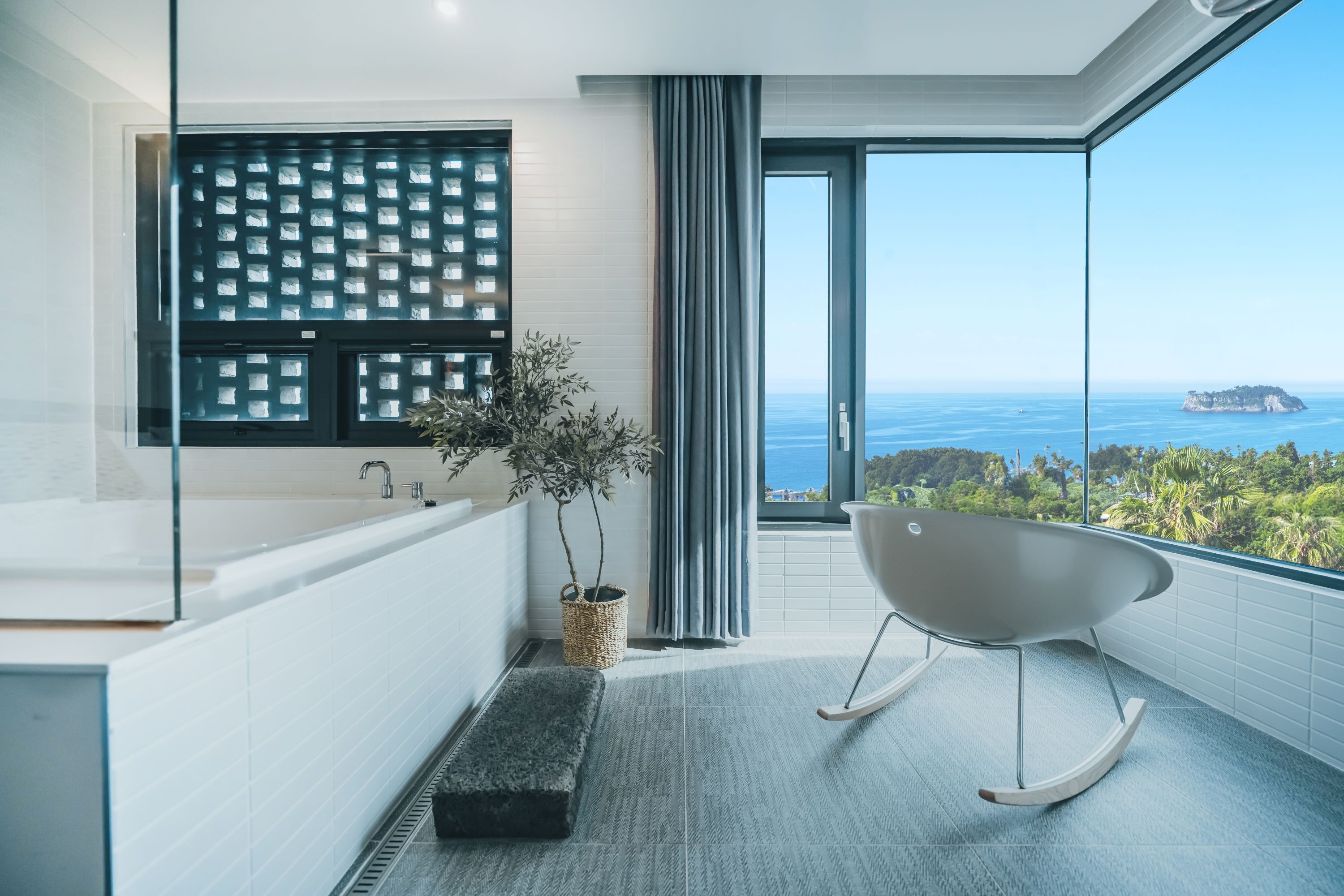 premium room | premium bedding, down duvets, desk, soundproofing