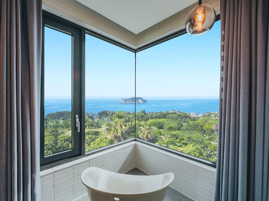 Sengetøy av topp kvalitet, dundyner, skrivebord og lydisolert