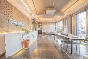 Hot tub, body treatments, aromatherapy, hot stone massages - Jeju Bricks Hotel (Seogwipo)