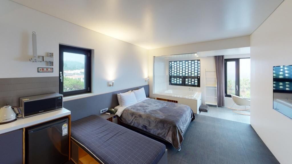 Ropa de cama de alta calidad, cubrecamas y escritorio 