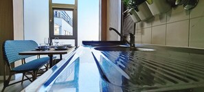 KĂŒhlschrank, Mikrowelle, Ofen, Herdplatte