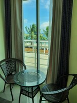 Habitación estándar | Escritorio, tabla de planchar con plancha, wifi gratis