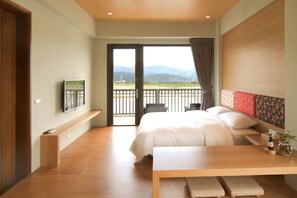 Signature House, 1 Bedroom, Terrace, Mountain View | Down duvets, pillow-top beds, laptop workspace, blackout curtains