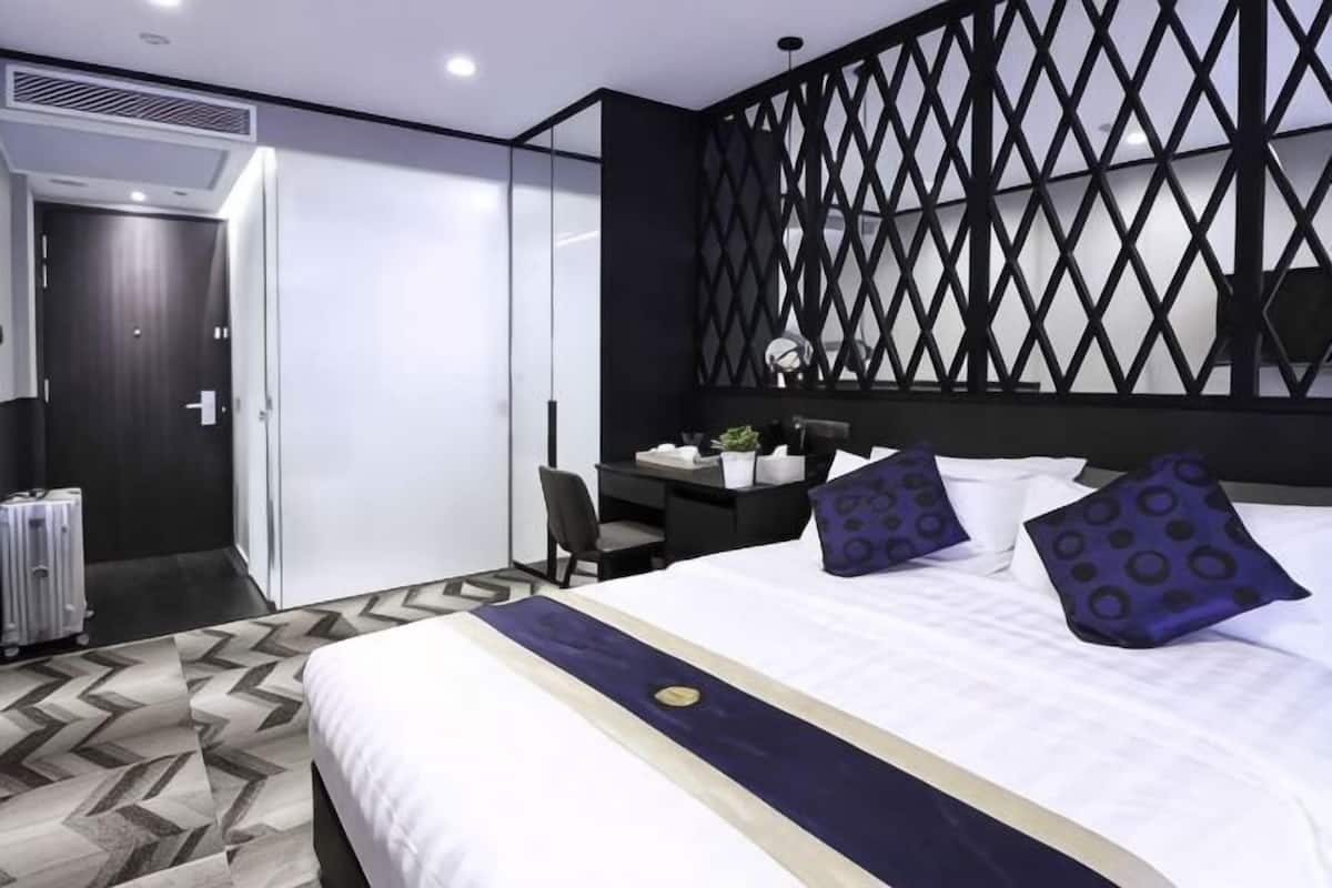Free minibar, in-room safe, soundproofing, iron/ironing board