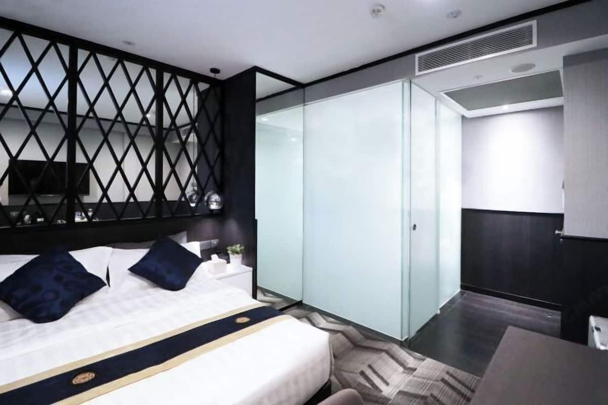 Minibar con artículos gratuitos, caja fuerte, sistema de insonorización