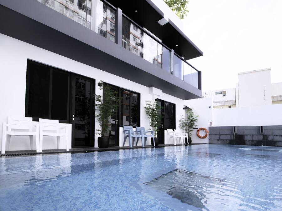 Außenpool, geöffnet von 07:00 Uhr bis 22:00 Uhr, Liegestühle