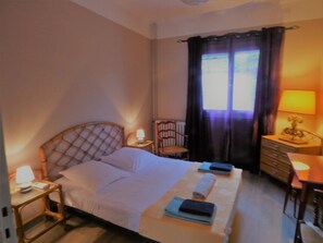 2 Schlafzimmer, Schreibtisch, Bügeleisen/Bügelbrett, kostenloses WLAN