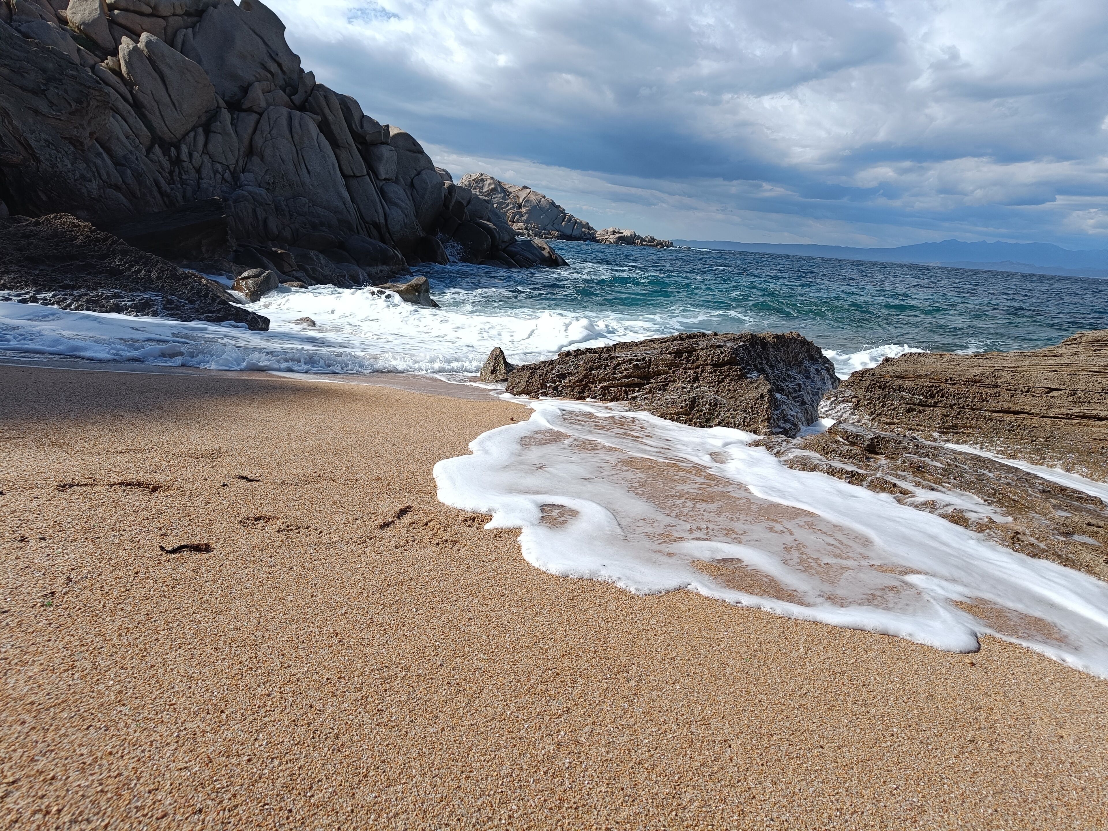 Plage, chaises longues