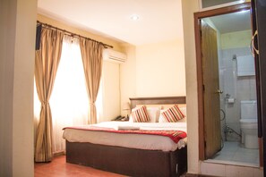 Minibar, iron/ironing board, rollaway beds, free WiFi - Sankata Hotel & Apartment (Kathmandu)