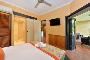 Deluxe Apartment, 2 Bedrooms | Individually decorated, individually furnished, desk, iron/ironing board