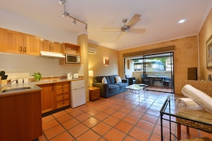Deluxe-Apartment, 1 Schlafzimmer | Wohnbereich