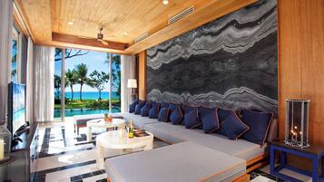 Luksusvilla, 5 soverom, privat basseng, ved strandkanten | Minibar, safe på rommet, skrivebord og strykejern/-brett