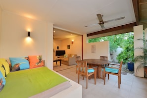 Terrace/patio - Seascape Holidays - 8 Surya (Port Douglas)