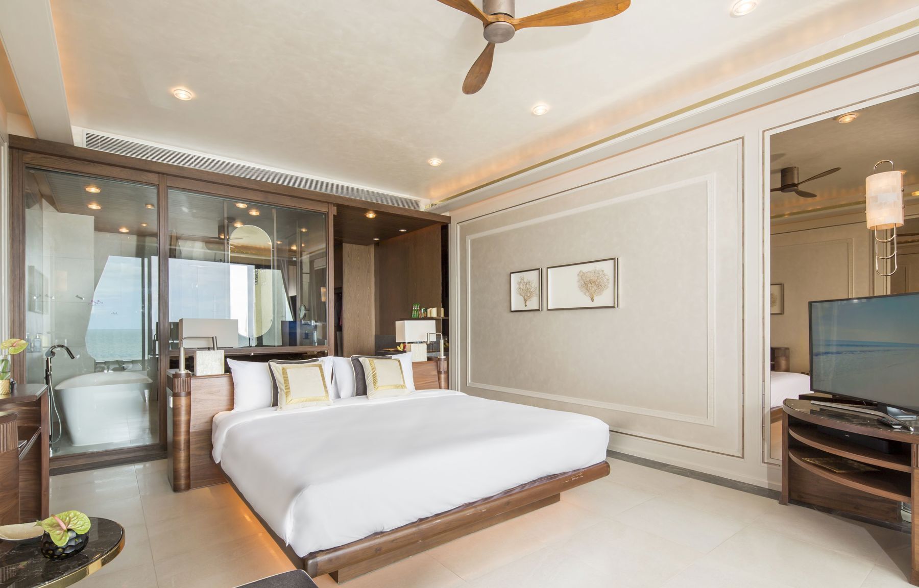Ropa de cama de alta calidad y artículos del minibar gratis 