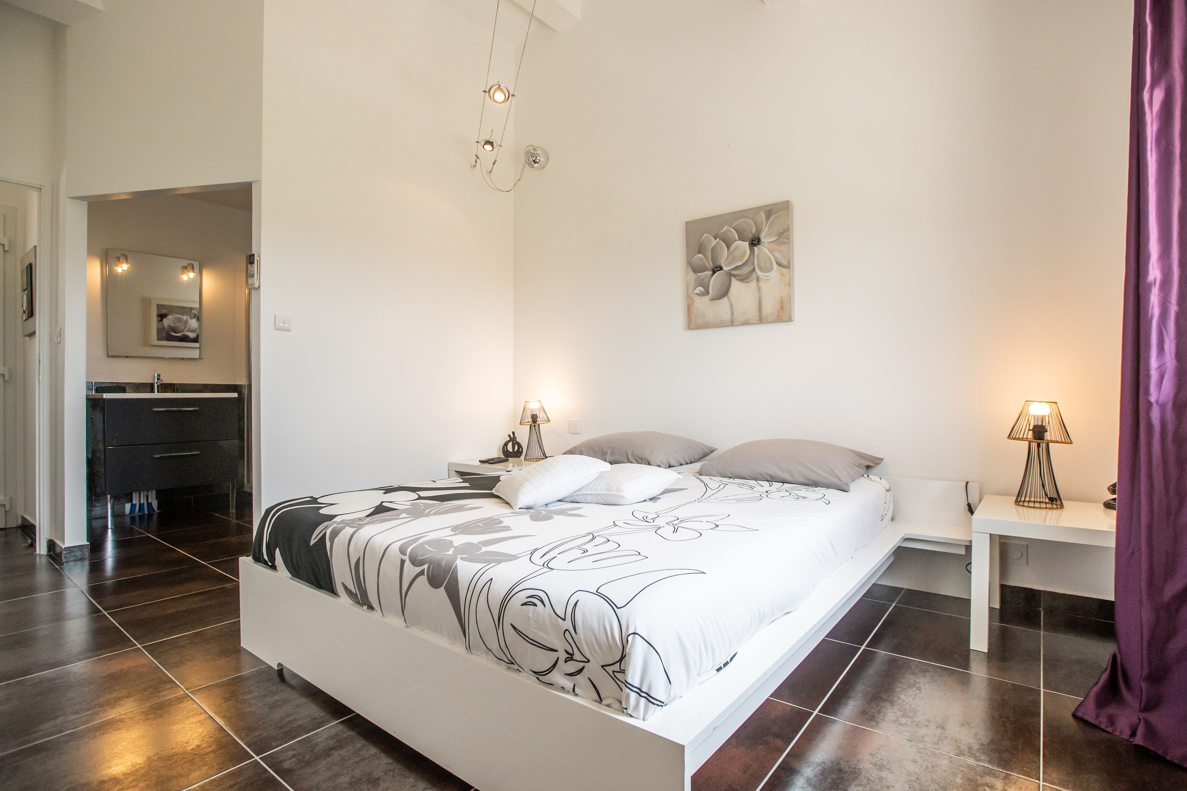 2 chambres, fer et planche à repasser, lit parapluie, Wi-Fi