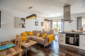 Smart-TV, Tischtennisplatte