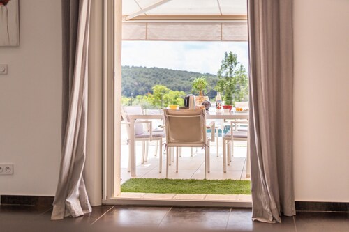 Belle maison contemporaine pour passer un week-end ou une semaine de détente