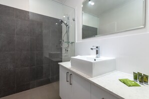 Villa, 3 Schlafzimmer | Badezimmer | Dusche, kostenlose Toilettenartikel, Haartrockner, Handtücher
