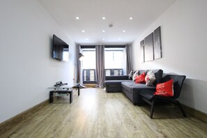 Apartamento de lujo (Apt 5) | Zona de estar | Una televisión de pantalla plana