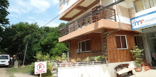 Centillo Travellers Inn