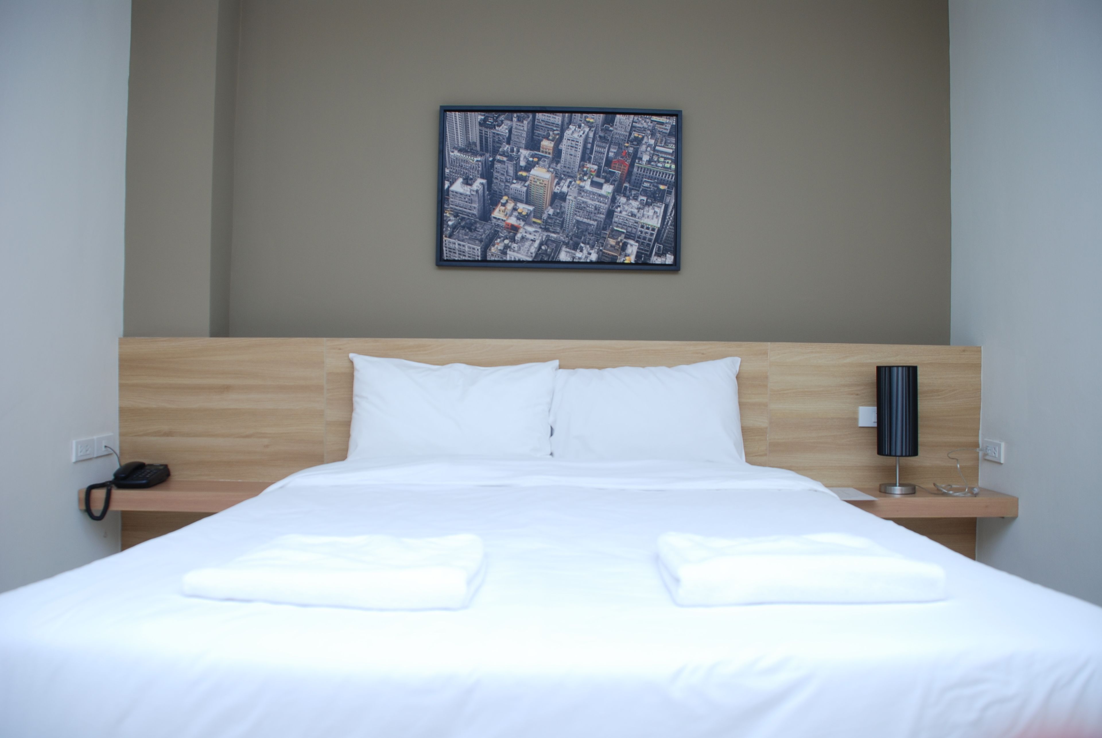 standard double room | desk, blackout curtains, free wifi, wheelchair access