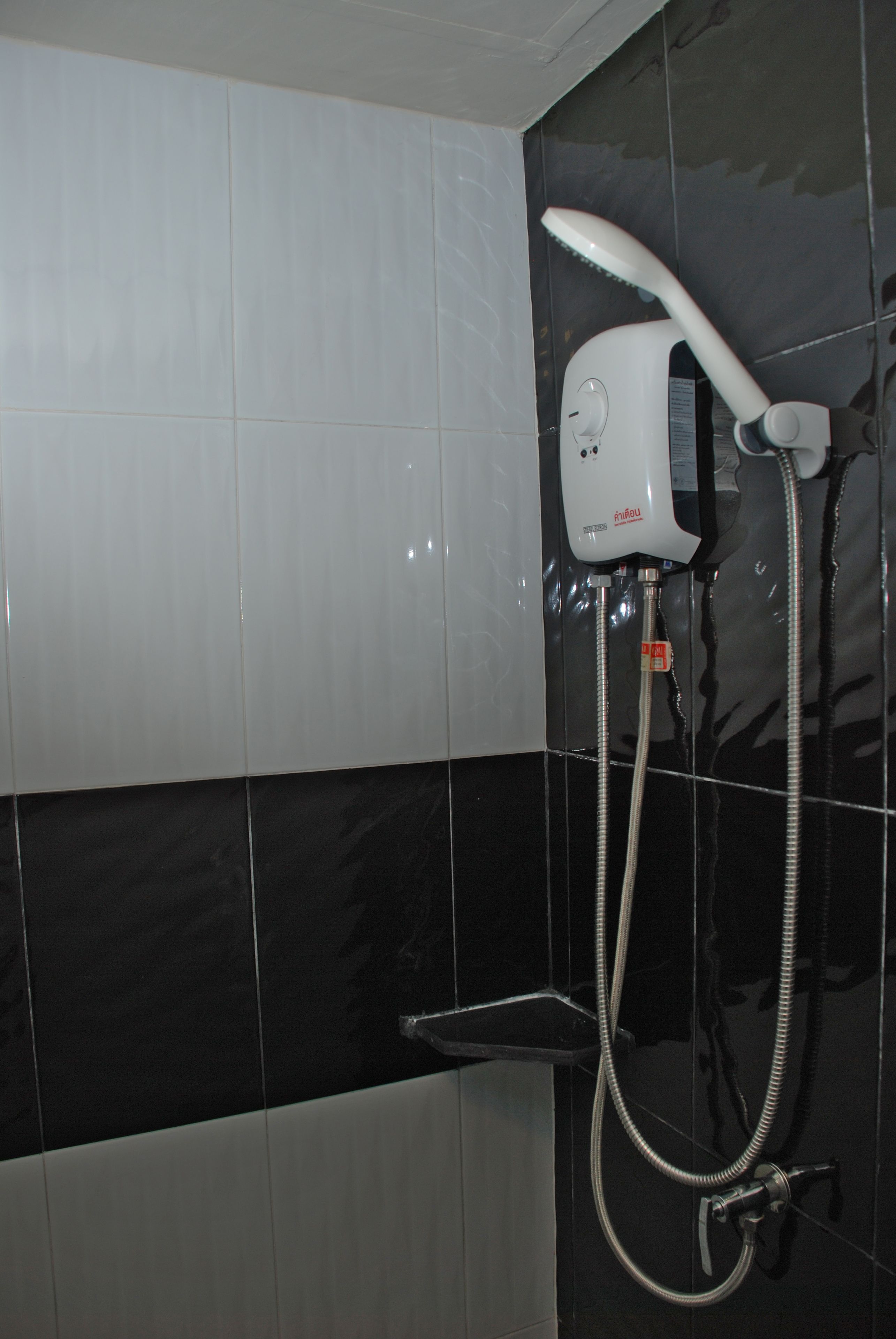 standard double room | bathroom shower