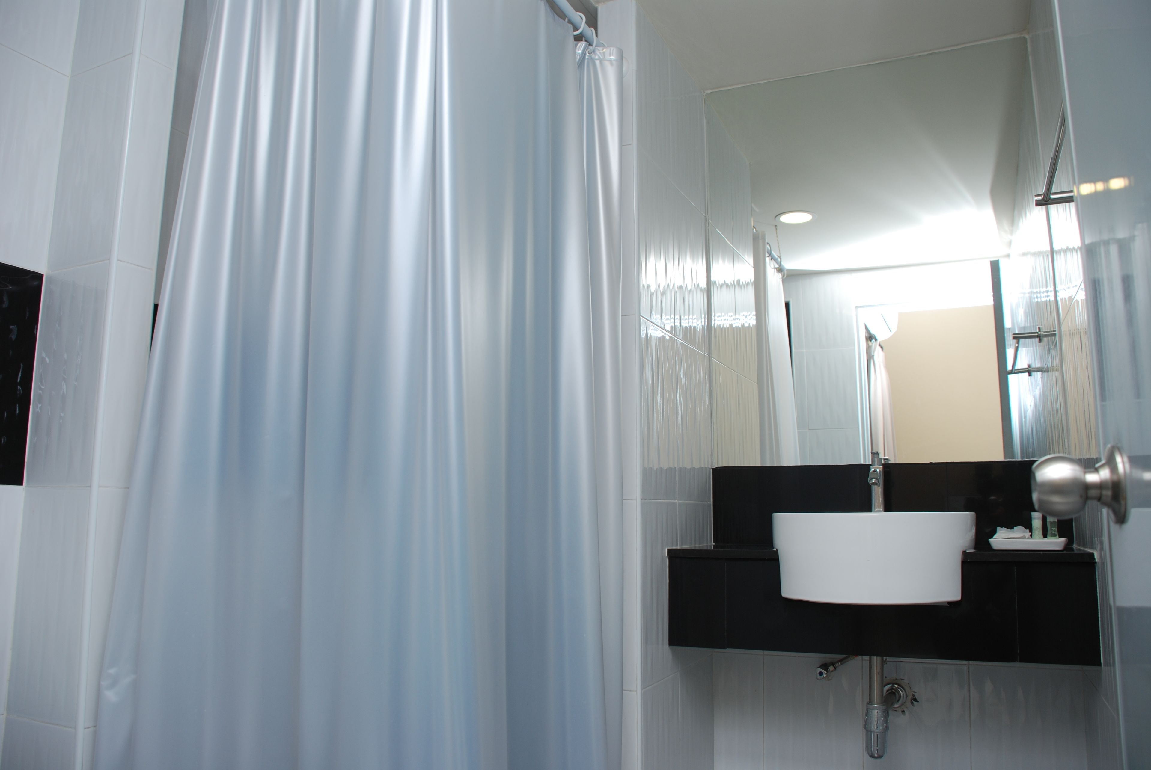 standard double room | bathroom sink