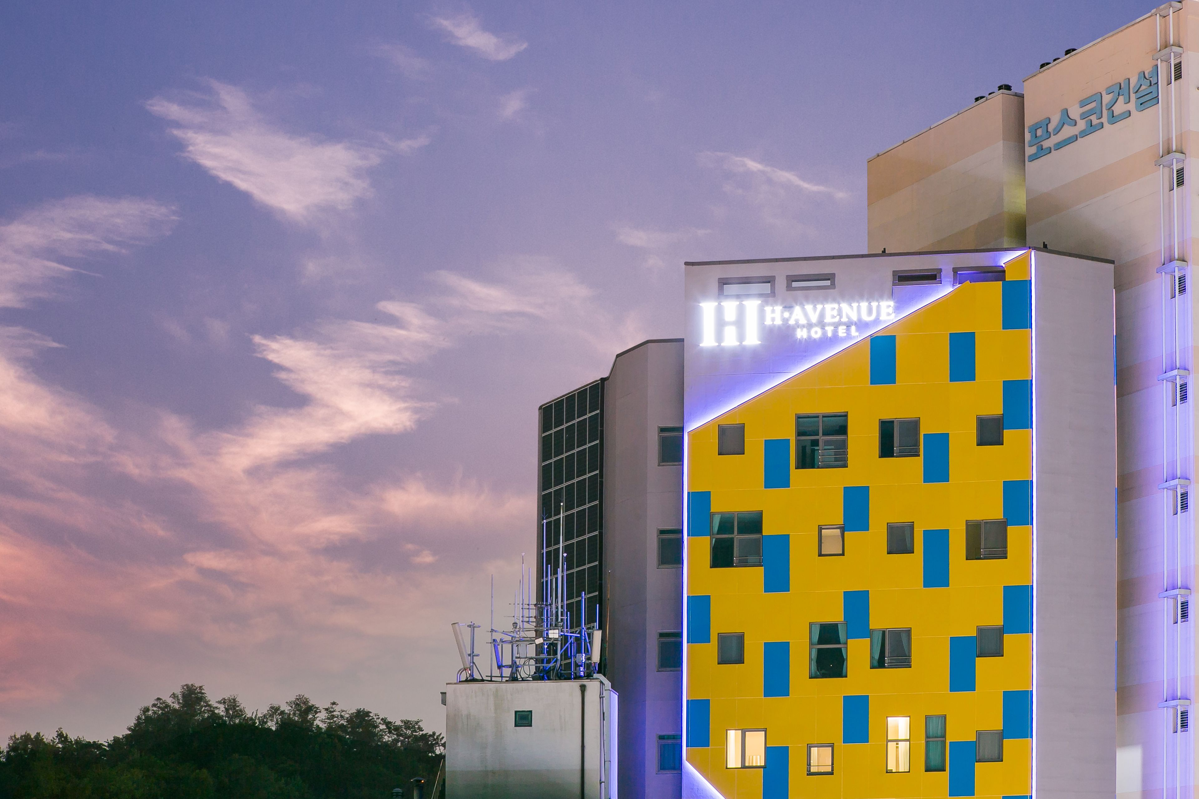 Front of property - evening/night