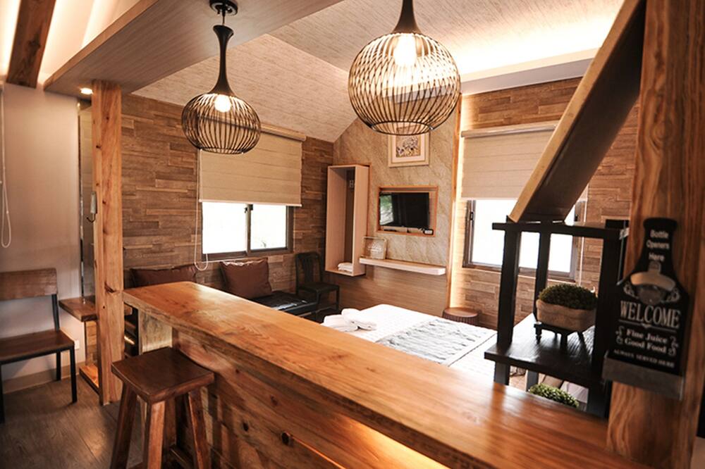 Pine Breeze Cottages