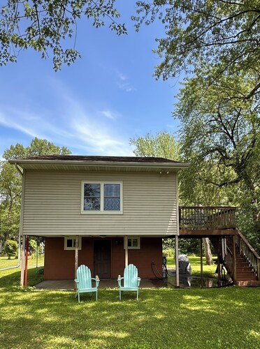 Quaint Cottage Nestled in Driftless Region: Bike, Hike, Bird & Boat