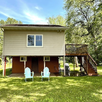 Quaint Cottage Nestled in Driftless Region: Bike, Hike, Bird & Boat