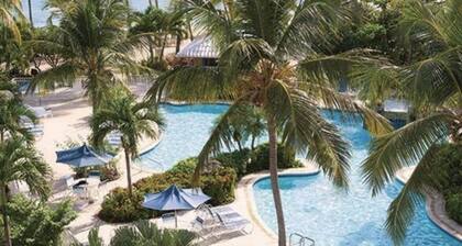 Viihtyisä kolme sänkyä, kauniit näkymät lahdelle ja rannalle