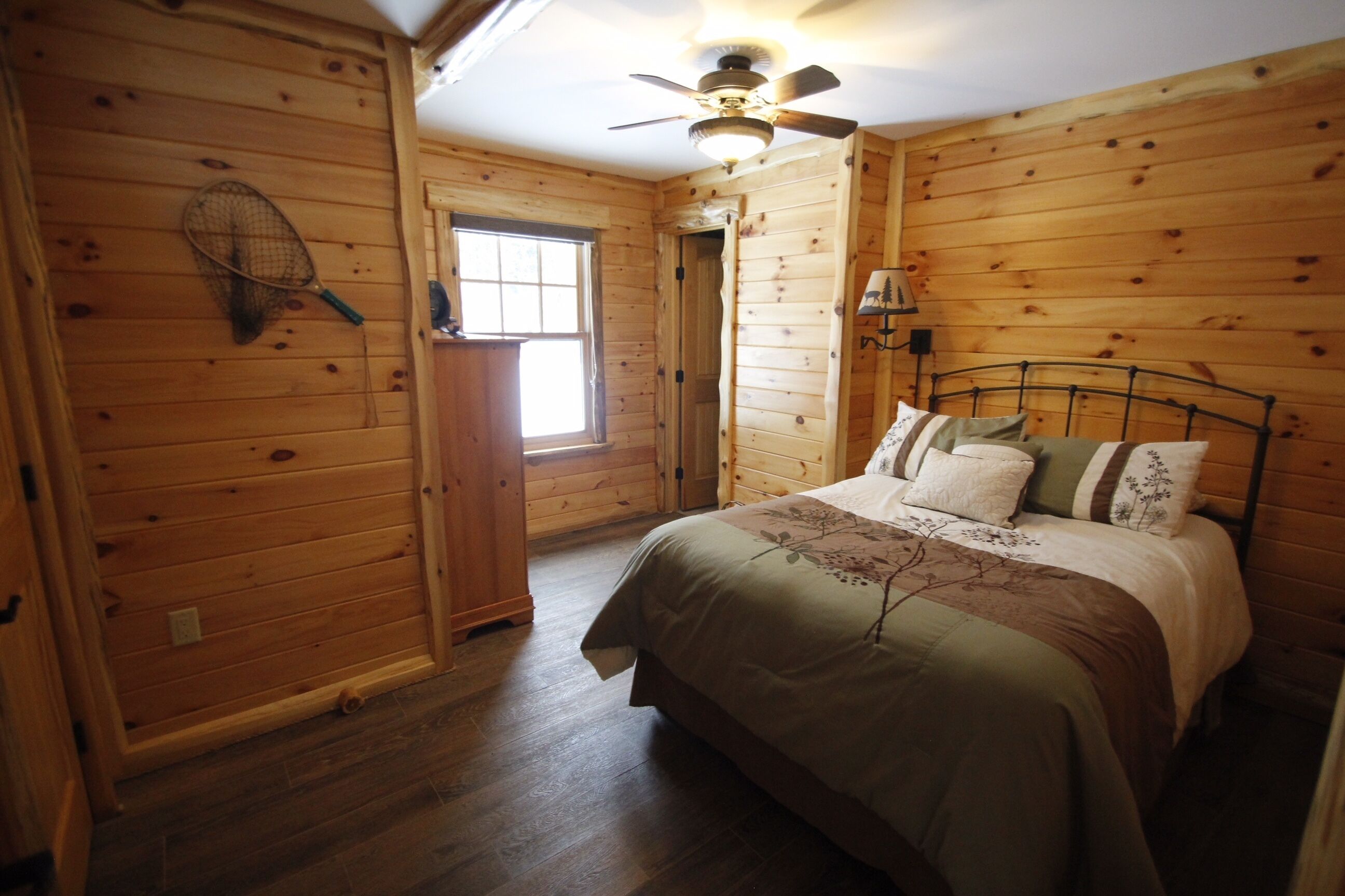 4 chambres, fer et planche à repasser, Wi-Fi gratuit, draps fournis