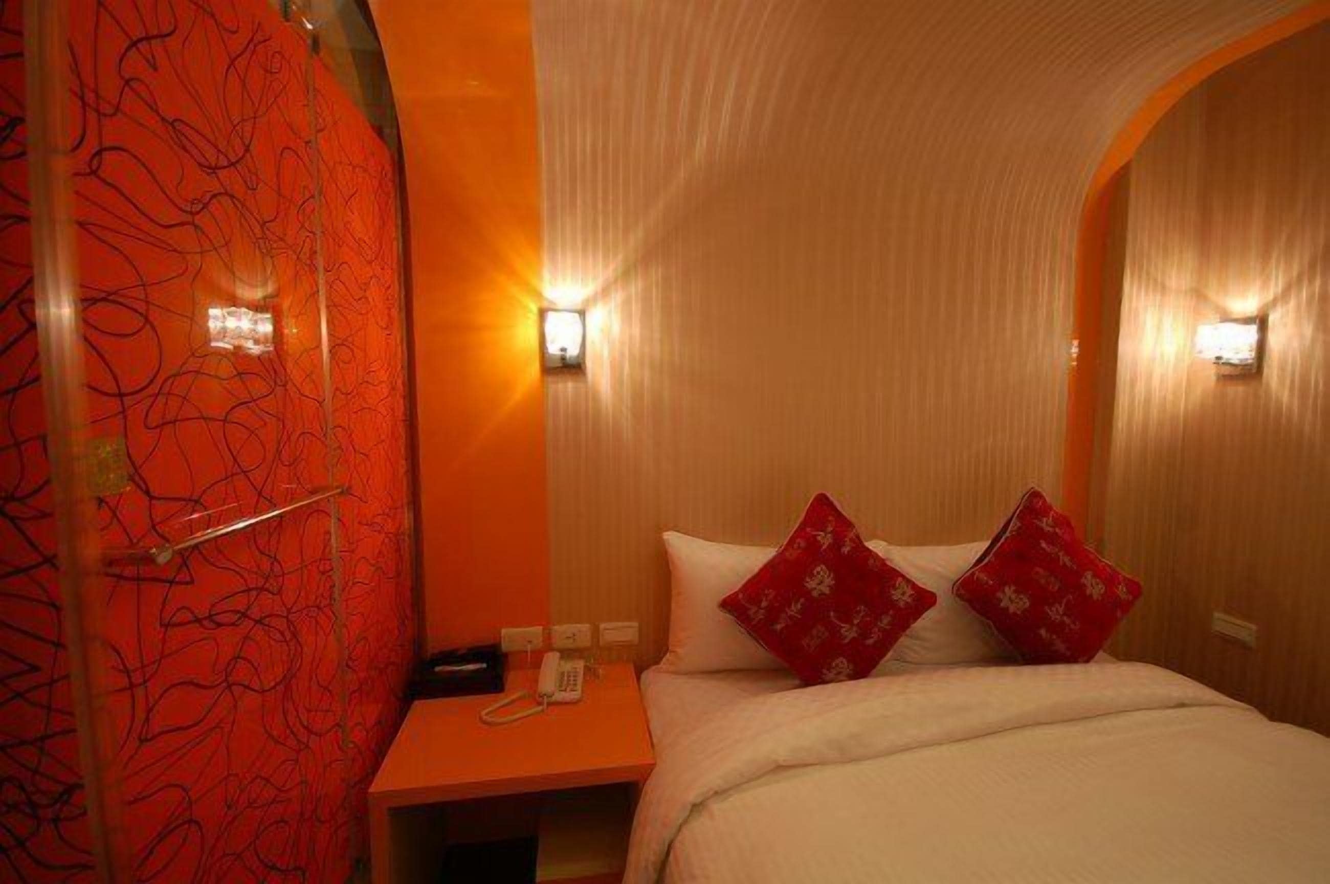 ผ้านวมขนเป็ด, ผ้าม่านกันแสง, Wi-Fi ฟรี, ผ้าปูที่นอน