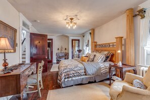 7 bedrooms, iron/ironing board, WiFi, bed sheets