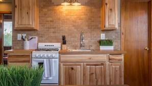 Private kitchen - Gorgeous Casita In The Heart Of Historic Old Town  (Albuquerque)