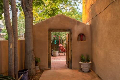 Gorgeous Casita In The Heart Of Historic Old Town 