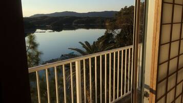 Japanese room with sea and railway view | In-room safe, desk, free WiFi