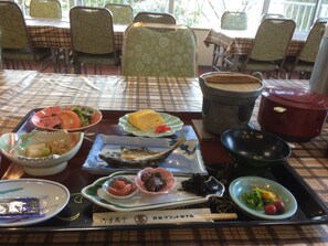 每日供应全套早餐（需付费）